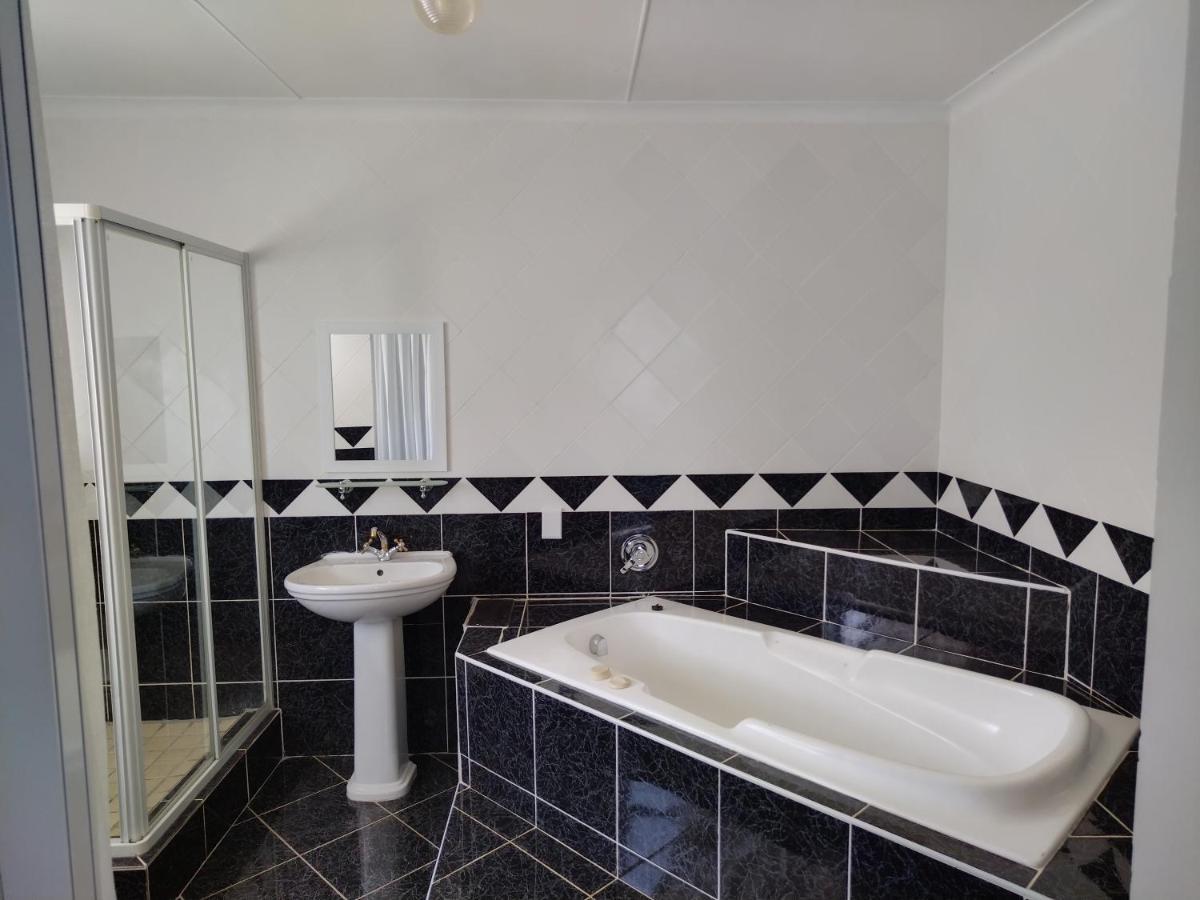 Blue Owl Guest House Mossel Bay Exterior photo